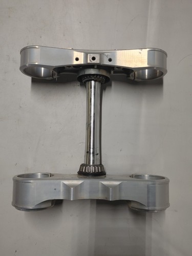 2008 KTM 450 SXF Triple Tree Clamp Assembly 59401031019, 59401034019 - Picture 9 of 10