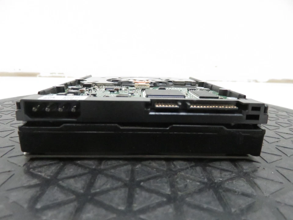 Sun Microsystems 390-0381-02 1TB 7200RPM HDD by Hitachi - Image 2 of 4