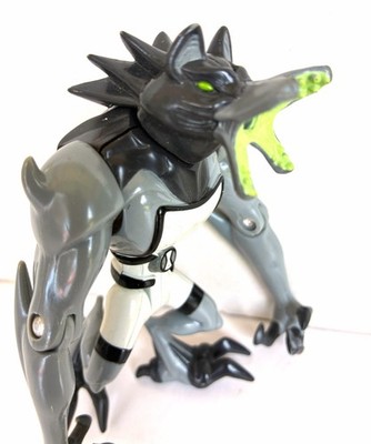 BEN 10 BENWOLF Action Figure 4  Bandai - Missing Tail