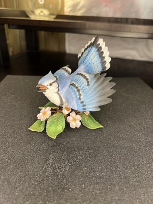 Lenox Blue Jay Fine Porcelain Bird Figurine    Collectible