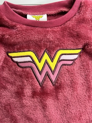 Wonder Woman Official 3-Piece Set Fleece Burgundy Pink Outfit, Baby 6-9 Months - 第 8/8 張圖片