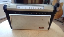 Vintage TOSHIBA MODEL 8TM 41 8 TRANSISTOR RADIO w/ leather case, nice! Works!