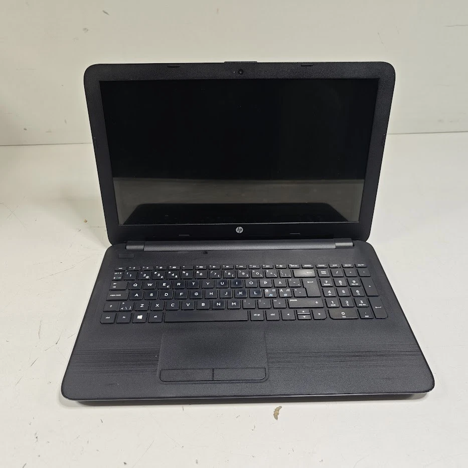 HP 15-ba001no Laptop - AMD A6-7th Gen, 4GB RAM, Ristrutturato, Nessun Windows - Immagine 2 di 4