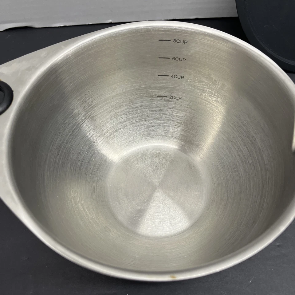 Juego de cuencos mezcladores de acero inoxidable Pampered Chef con tapas de 2, 4 y 6 L Foto 3 de 4