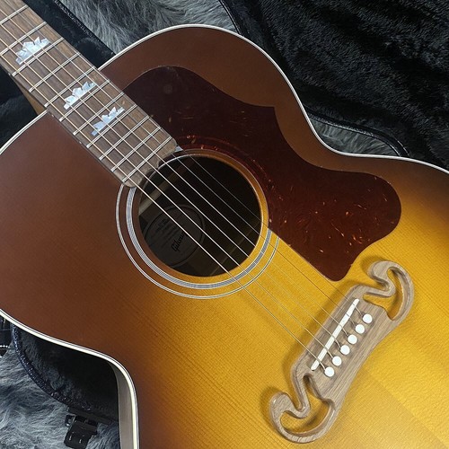 Gibson: SJ-200 Studio Walnut Satin Walnut Burst - Picture 6 of 11