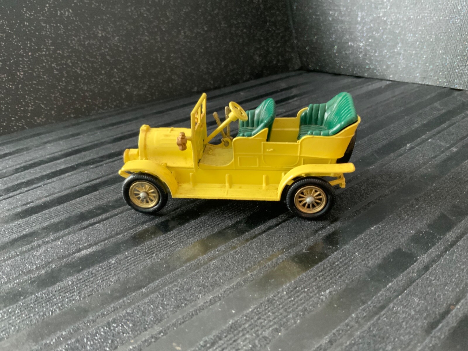 Picture 3 of 6