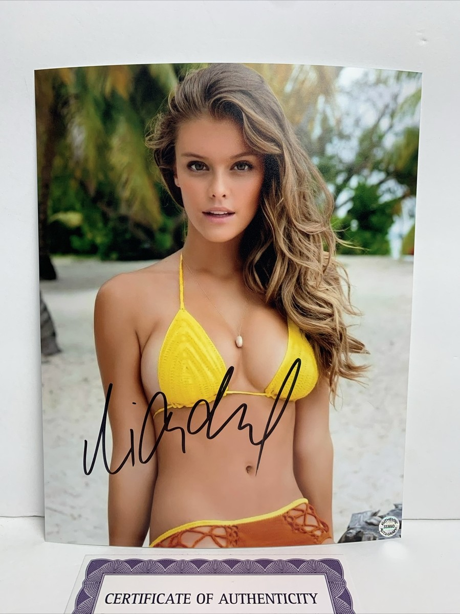 ニーナ・アグダル直筆サイン入り超大型写真…Nina Agdal… Nina Agdal (Model) Signed Autographed 8x10 glossy photo
