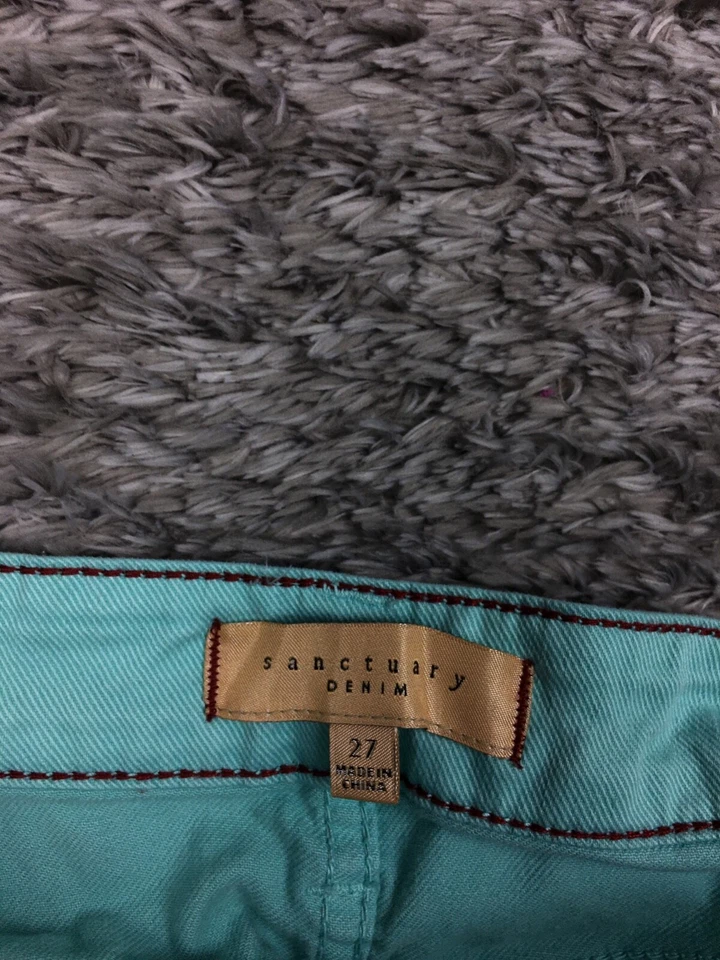 Pantalones cortos de mezclilla Sanctuary para mujer talla 27 azul bebé Foto 4 de 4