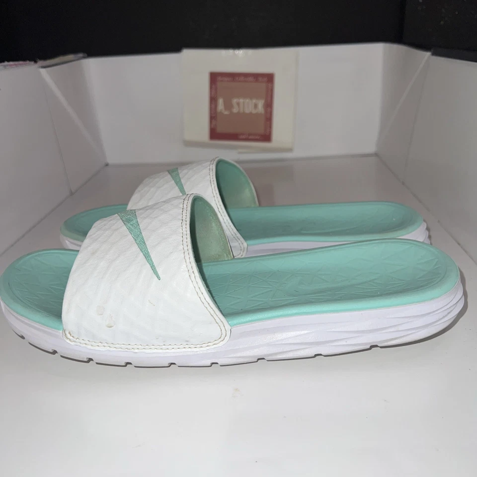 Sandalias artesanales Nike Benassi Solarsoft para mujer talla 8 verde azulado 705475 130 Foto 4 de 4