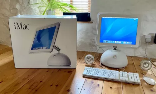 Boxed & Immaculate Condition Apple iMac G4 15" 700MHz PowerPC Model 4,2 2002