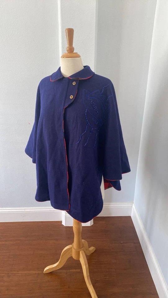 Poncho Capa Bordado 14 Azul Marino Forro a Cuadros Cuello Columpio Abrigo Envolvente Foto 2 de 4