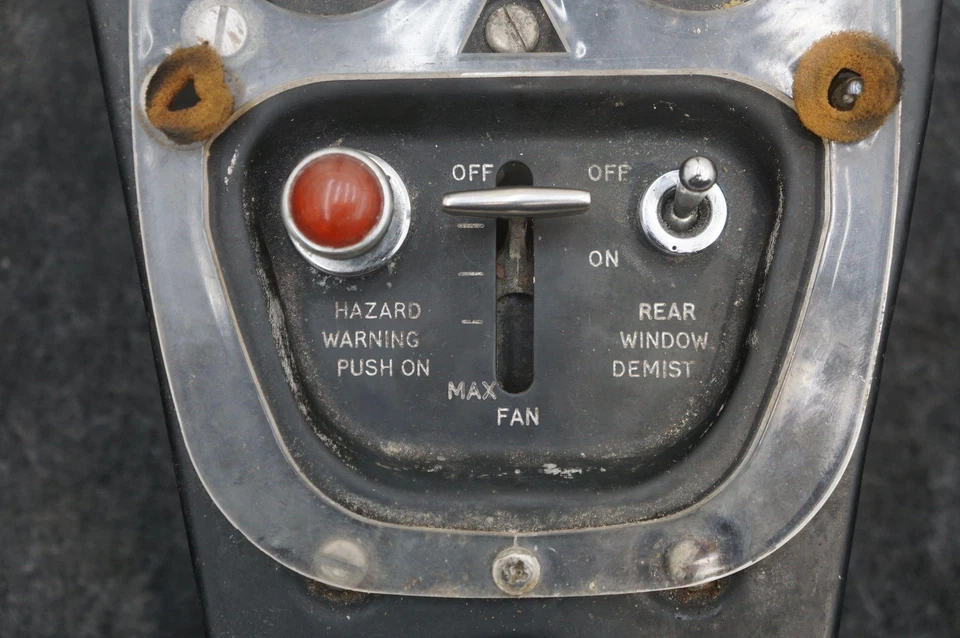 Interruptor de control de consola central panel de ajuste bisel Rolls Royce Silver Shadow 1973 Foto 4 de 4