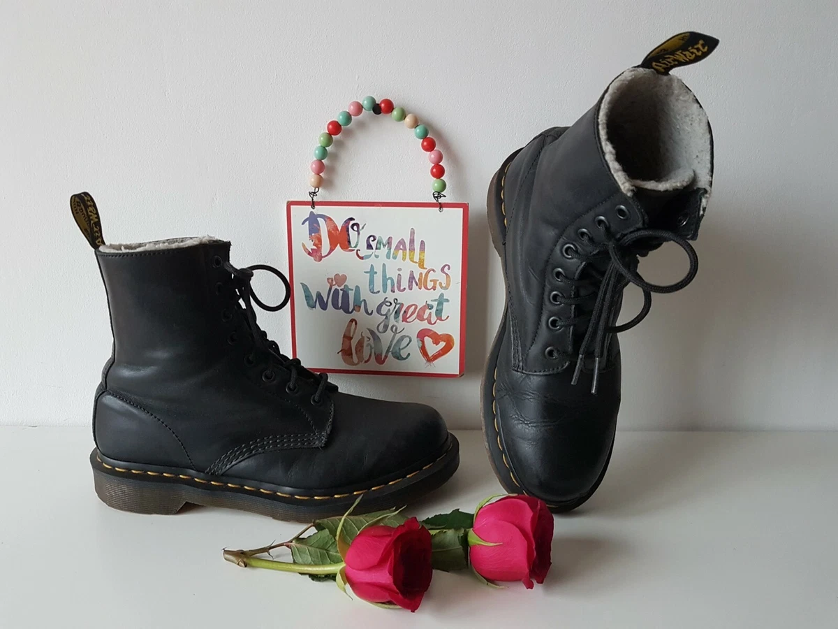 Dr Martens 1460 Serena black 8 zip fur shearling lining boots UK6 EU39 US8