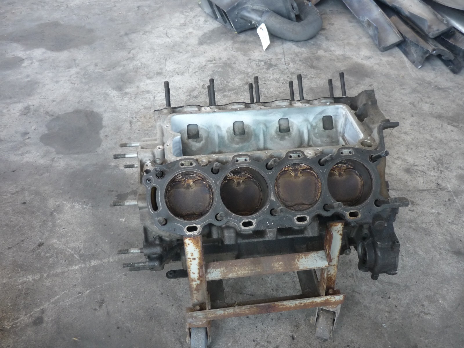 Maserati 05 Quattroporte Engine Block With Pistons & Crankshaft