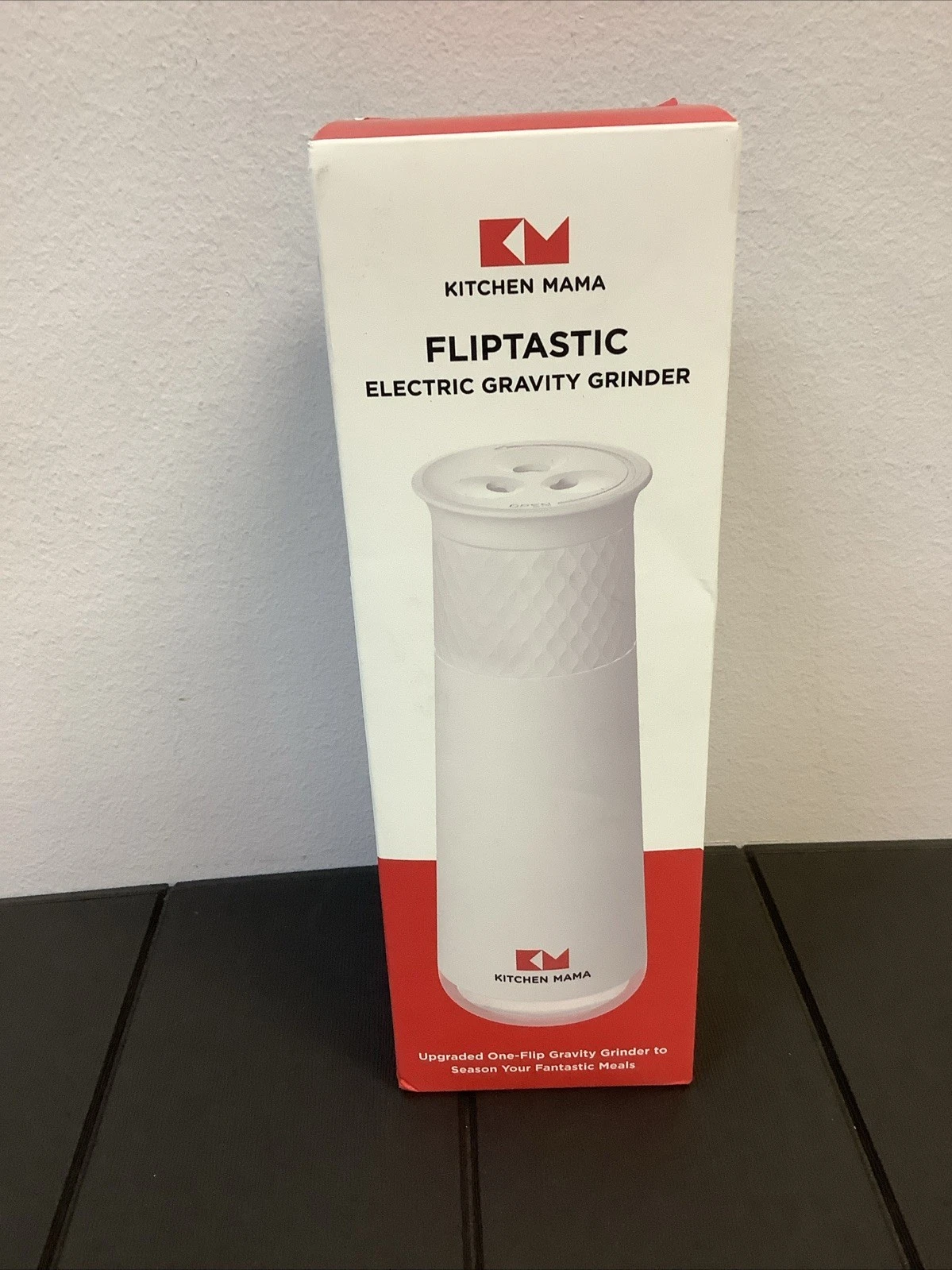 Fliptastic Herb Gravity Grinder Rechargeable Spice Kitchen Mama, Red