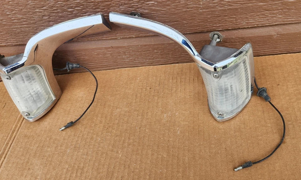 Mercury Cougar XR7 1969-1970 RH-LH OEM LUCES DE RESPALDO CARCASA Y CABLEADO  Foto 2 de 4