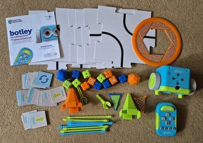 Botley The Coding Robot Activity Set 9235 & Action Challenge Set 2937 & Tragetasche
