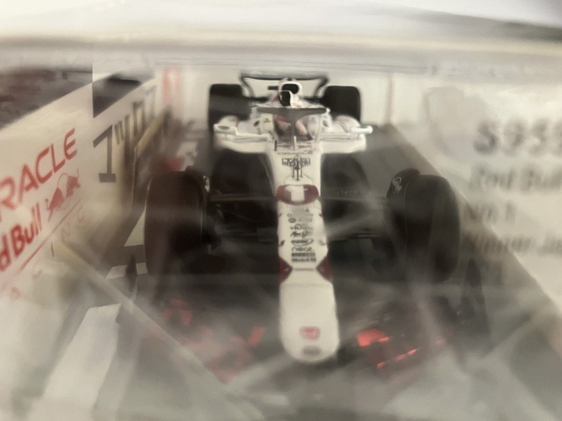 1/43 Spark Red Bull RB21 #1 M.Verstappen 2025 Japanese GP Winner