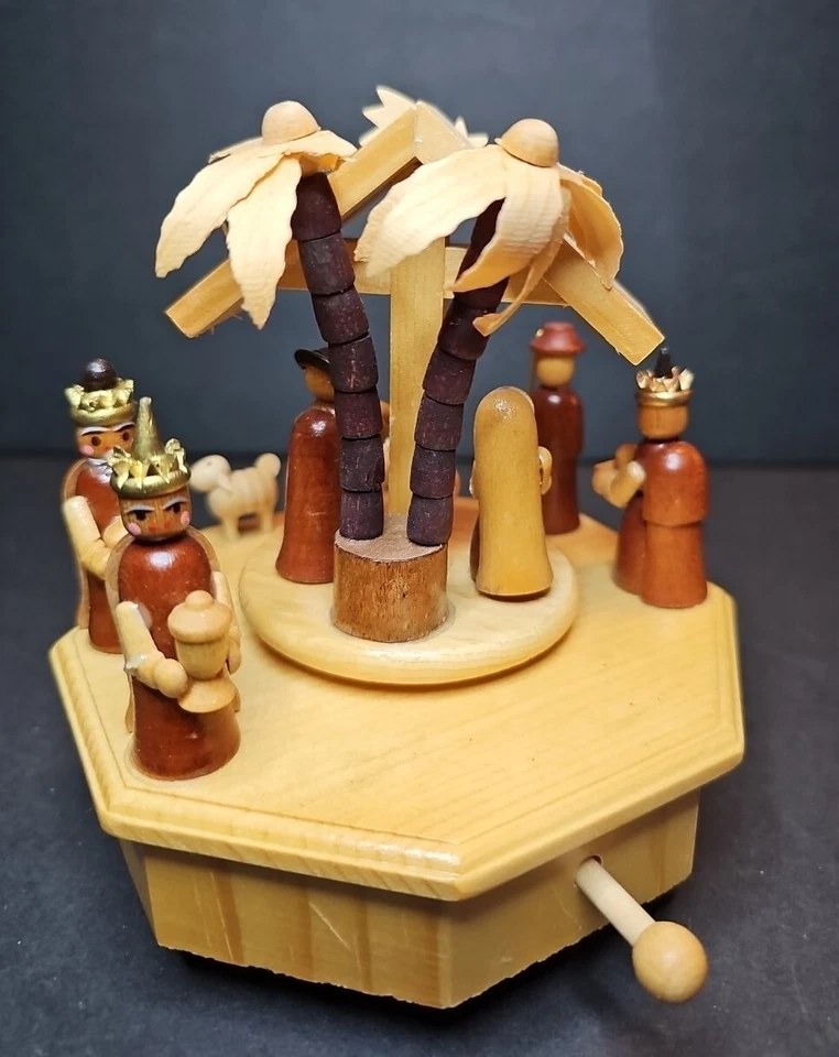 Caja de música vintage de madera tallada a mano para belén reproduce obras nocturnas silenciosas Foto 4 de 4