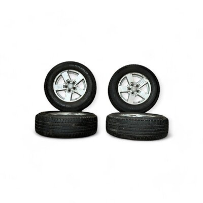 Felgensatz 5JS39TRMAA 2005-2010 Jeep Commander JK 17X7,5 5X127 Felgen + Reifen