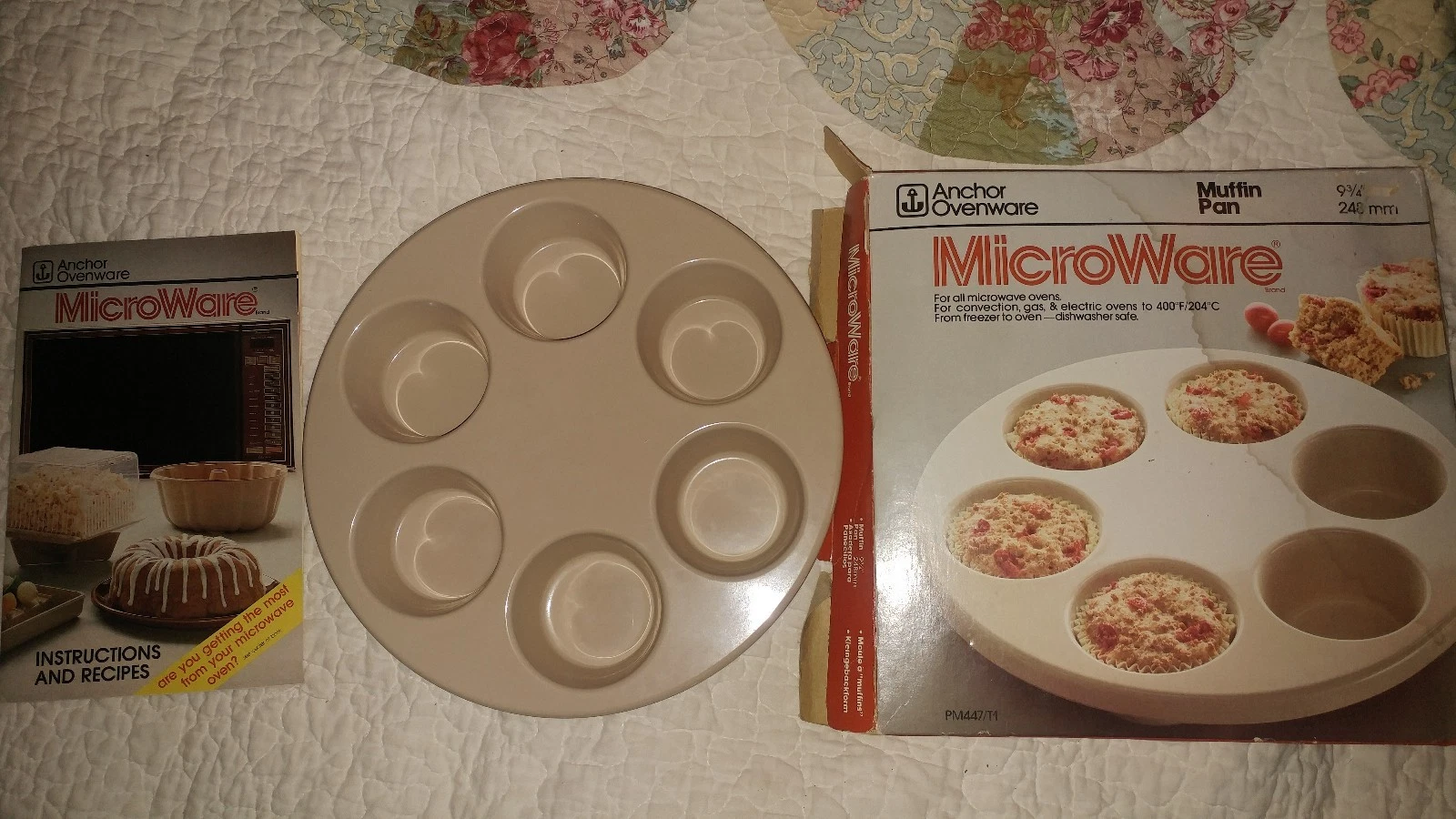 Vintage Anchor Ovenware MicroWare Muffin Pan- Free Shipping