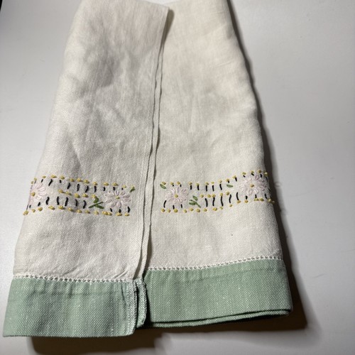 Vintage Embroidered Tea Towel Green Edge Floral Design 15” x 24” - Picture 4 of 7