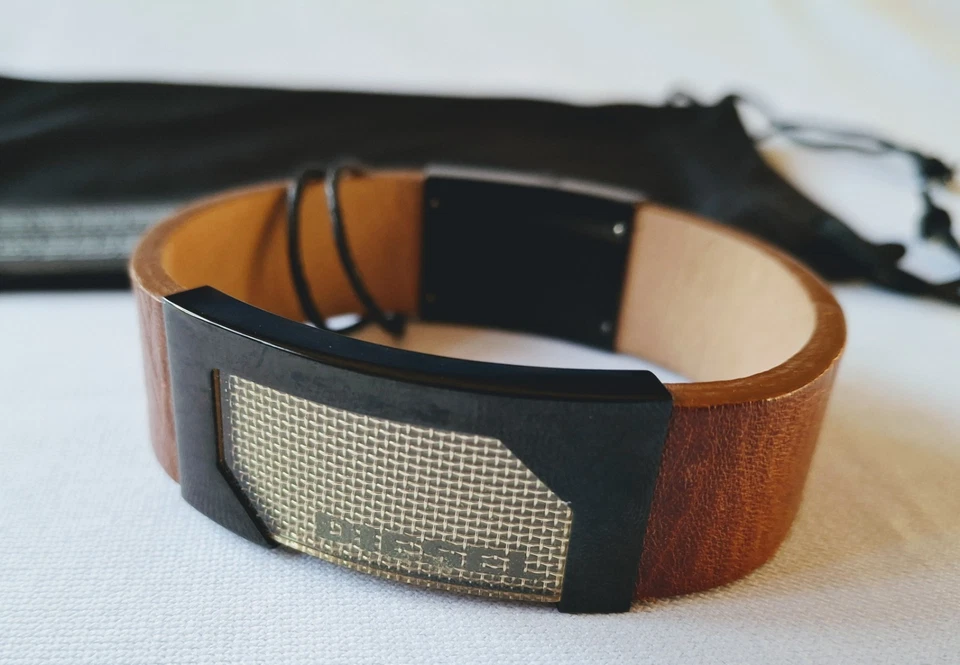 Pulsera Diesel de cuero de acero inoxidable para hombre Foto 2 de 4