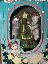 Dreamsicles 1997 Christmas Tree Ornament  with 2  Angels  Decorating a Tree