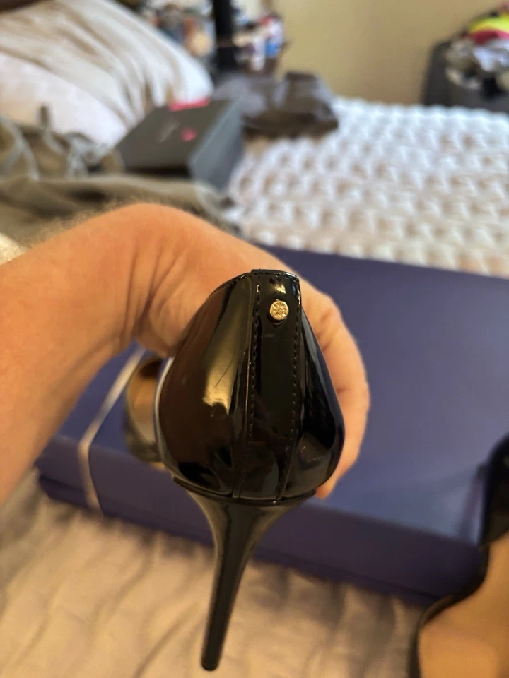 Zapatos BCBG Paris 8B charol negro punta punta aguja coquetos románticos Foto 4 de 4