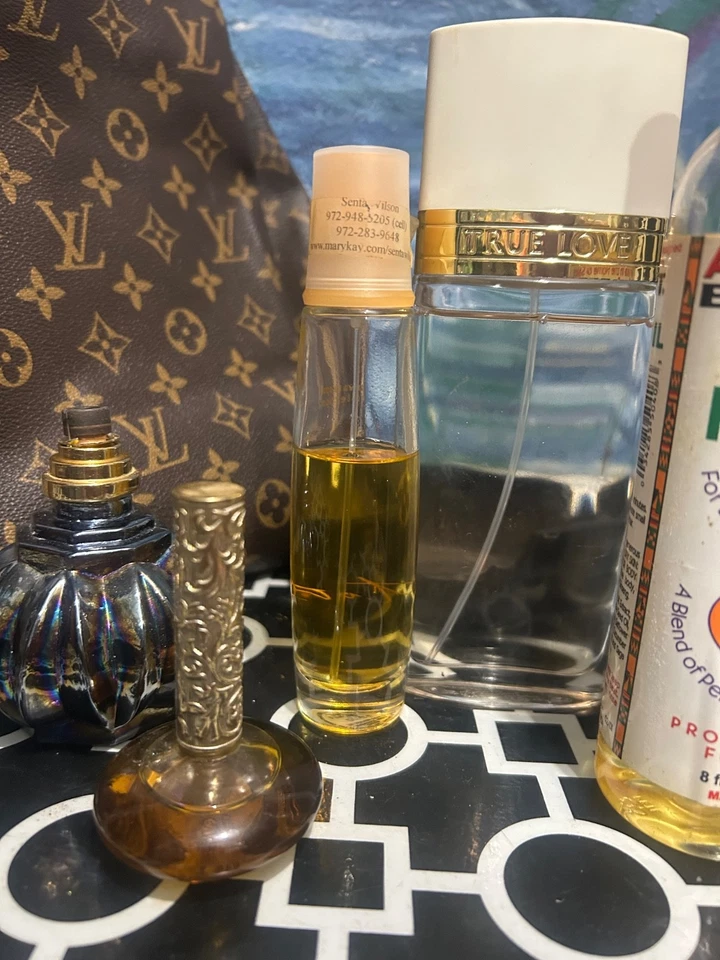 True Love for Women de Elizabeth Arden 1 oz. Botella Spray Perfume Sin Caja Foto 2 de 2