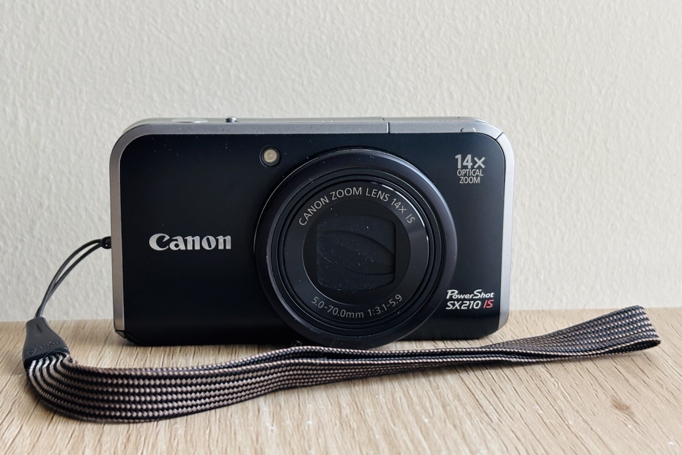 Canon PowerShot SX210 IS 14.1MP Digital Camera