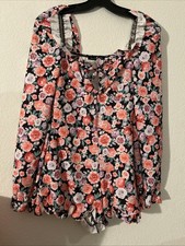 Floral Boohoo Size 6 Women  s Romper NWT