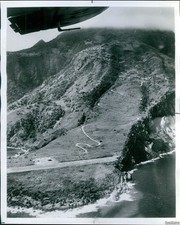1975 Jump Saba Passenger Airstrip Caribbean Water Beautiful View Photo 8X10
