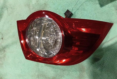 2007-2011 Volkswagen EOS Left Driver SideTail Light Quarter Panel Mounted Used