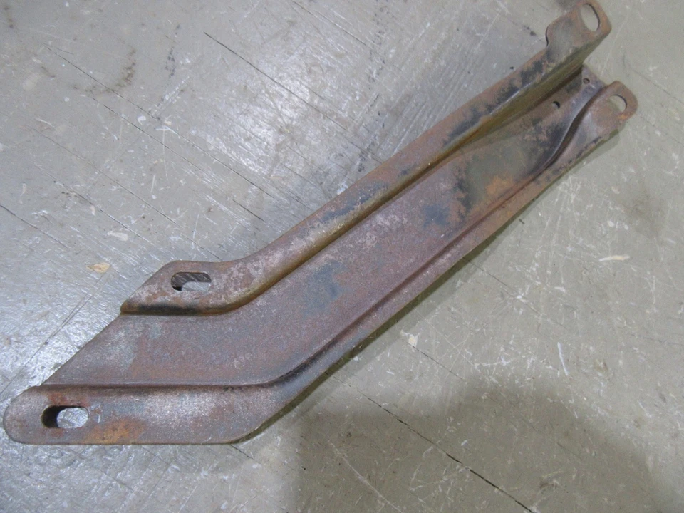 Cadillac Deville 1965 1966 cortafuegos a guardabarros interior soporte montaje PF Foto 2 de 2