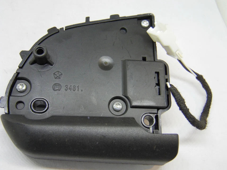 68321897AA 14-19 JEEP DODGE 克莱斯勒 STEERING WHEEL CRUISE 控制开关 全新  — 第 4/4 张图片