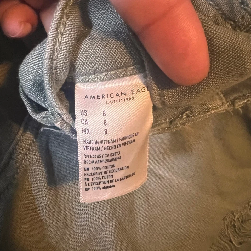 Pantalones Cortos Denim American Eagle Distressed Cintura Alta Verde Oliva Talla 8 Foto 3 de 4