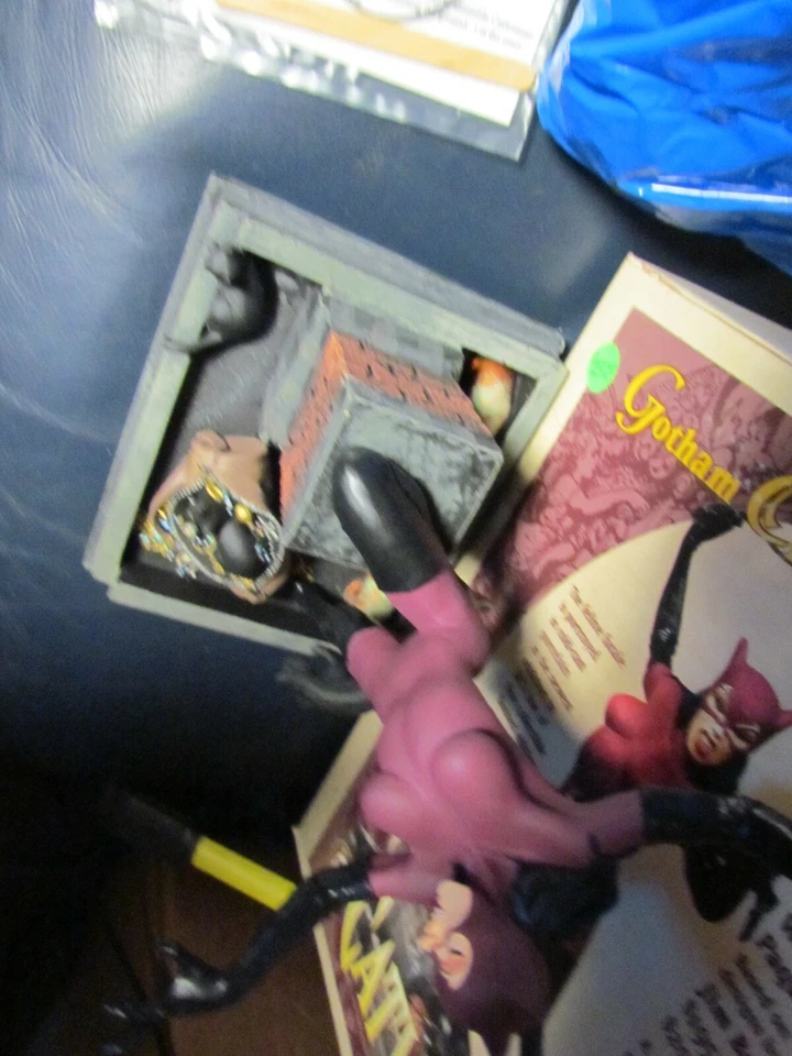 Catwoman Gotham City's Greatest Thief Figure Statue Limited Edition 3,700 Paquet - Image 4 of 4