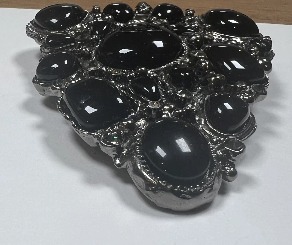 Broche de piedra Chanel Black Onyx Gen Foto 3 de 4