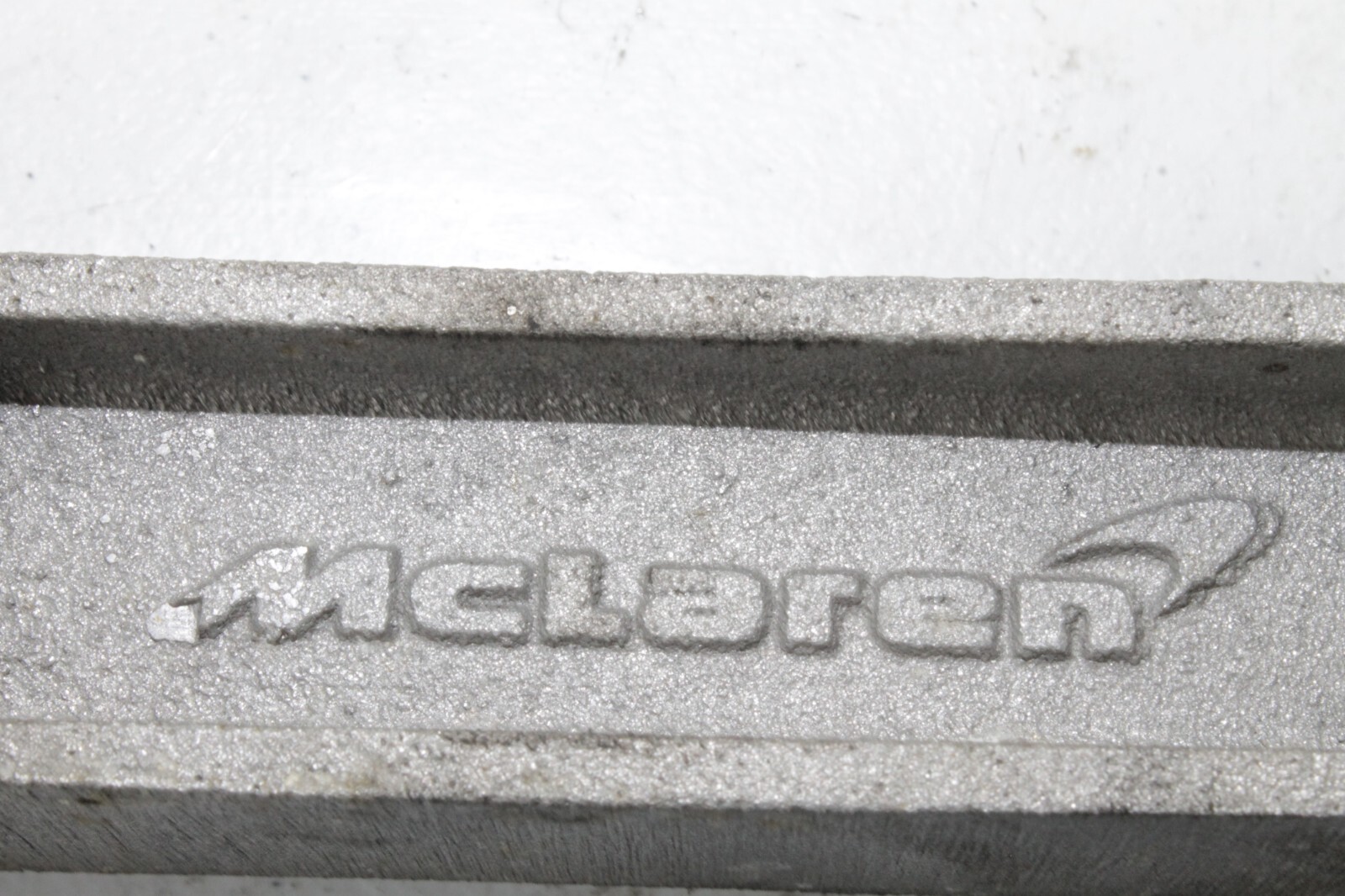 12-14 MCLAREN MP4-12C 12C 570 OEM LH LOWER ENGINE MOUNT 11F0508CP COMPLETE STOCK