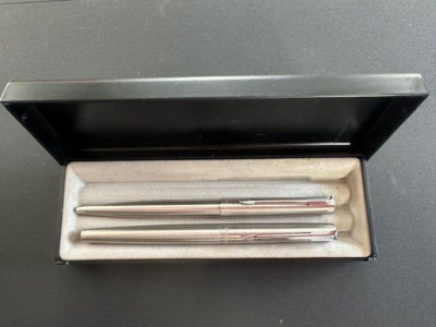 2 PARKER Füllhalter + Kugelschreiber in Geschenkbox