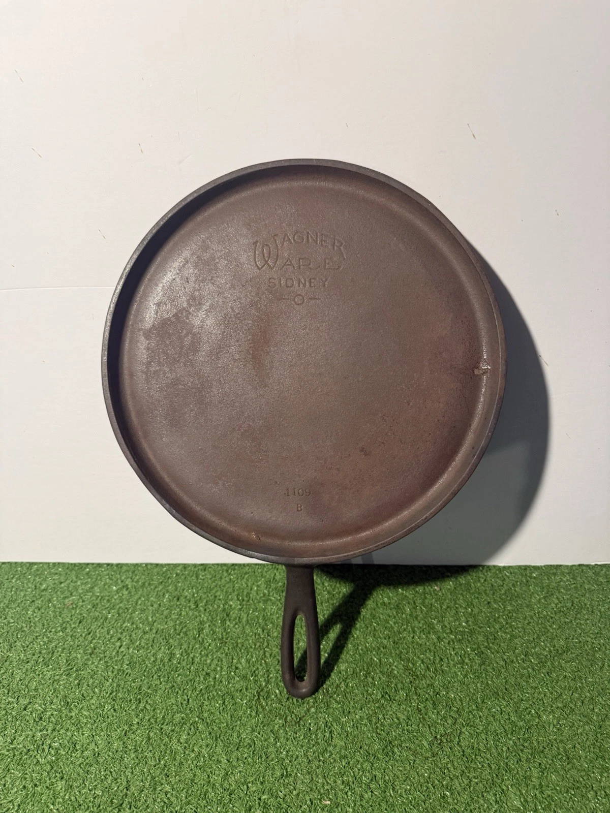 Vintage Wagner Ware Sidney -O- 1109B Cast Iron Griddle