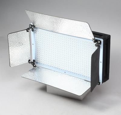 LS PHOTO PRO STUDIO LE500-ACC LED LIGHT PANEL W CORD TESTED & WORKING