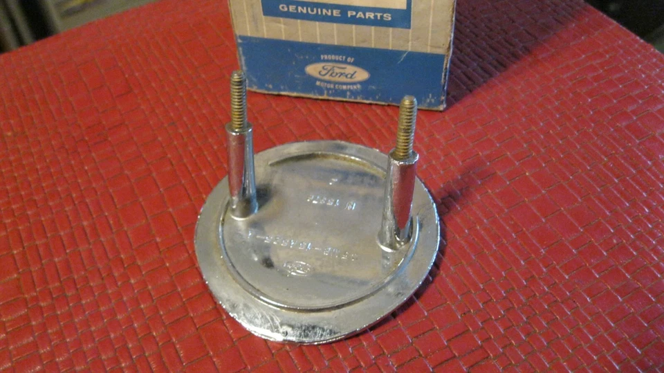 NOS 1965 Mercury Monterey, Montclair cubierta de lámpara de respaldo Foto 2 de 2