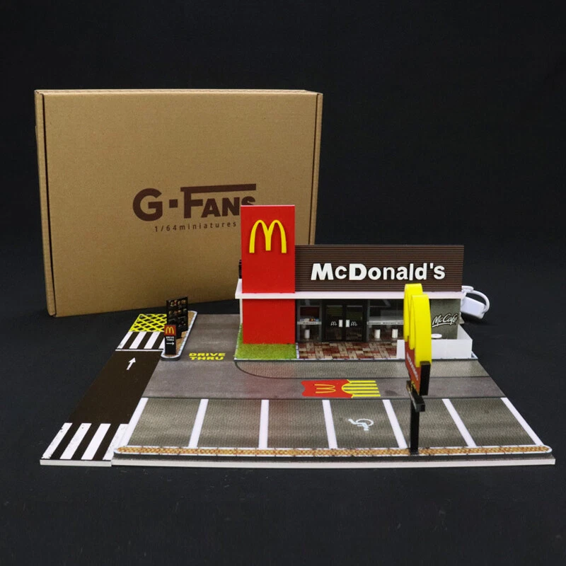 1/64 G-Fans マクドナルド ジオラマ　LED 駐車場付き G FANS 1:64 Diorama with LED Light KFC/McDonald's w/Parking