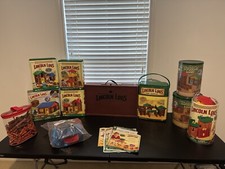 HUGE 2038 Pc Mixed Lot Vtg Modern Lincoln Logs Wood Windows Roofs Doors Figures