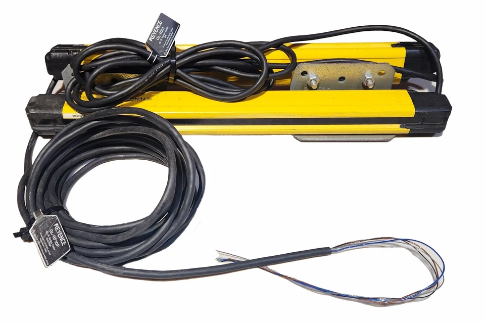 KEYENCE GL-R20H Safety Light Curtain Set Receiver & Transmitter + Cables/Bracket - Image 2 of 2