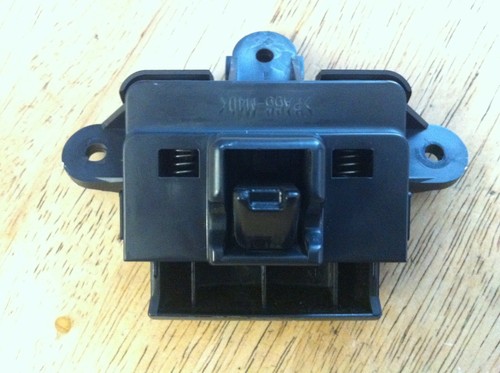 2000-2006 Nissan Sentra Tan Center Dash Storage Compartment Latch Button OEM - Picture 7 of 8