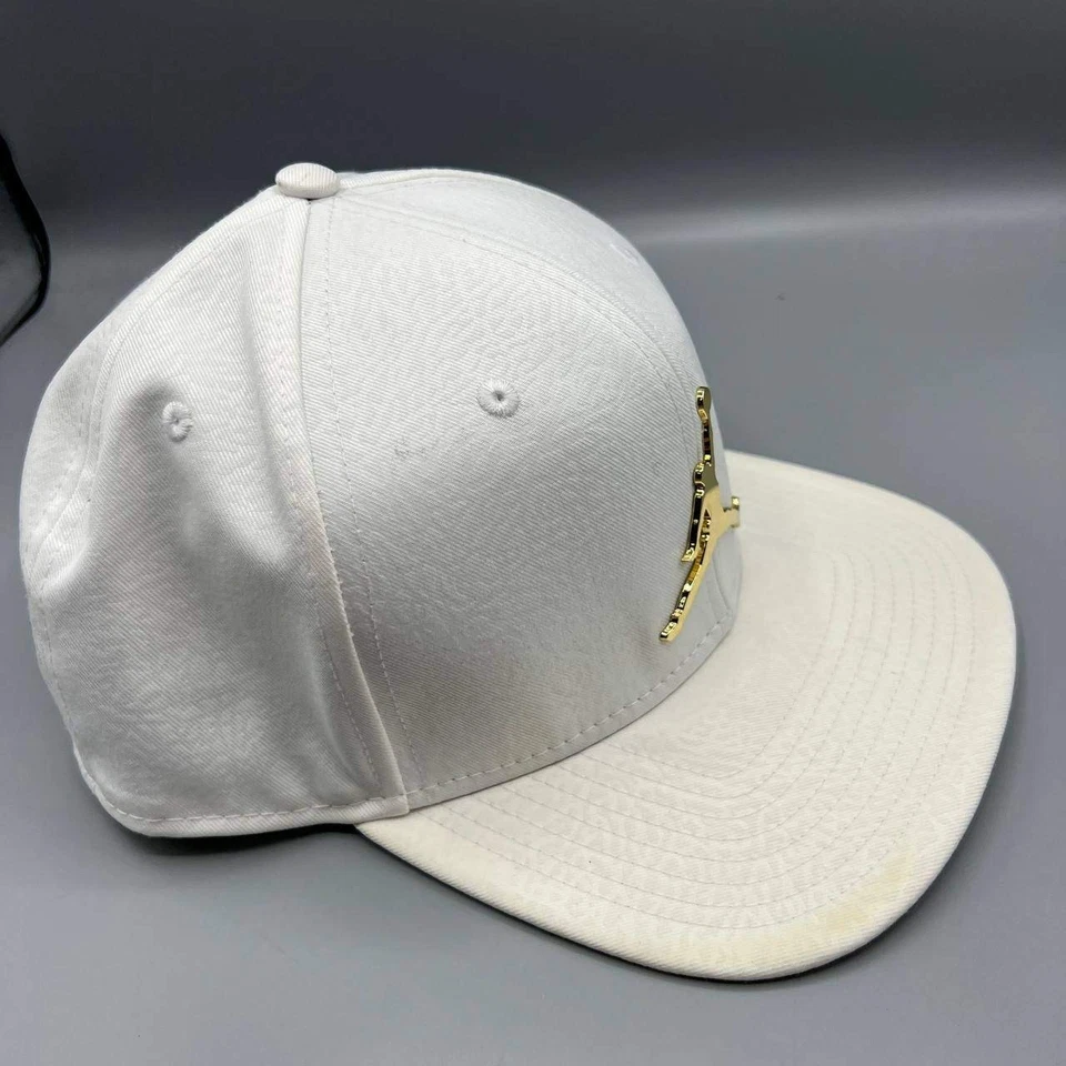 Gorra Air Jordan para hombre blanca cemento elefante metal dorado Jumpman gorra trasera a presión Foto 3 de 4