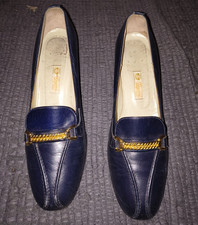 Vintage Gucci Women  s Navy Leather Pump Slip-On Block Heel Gold Tone Hardware